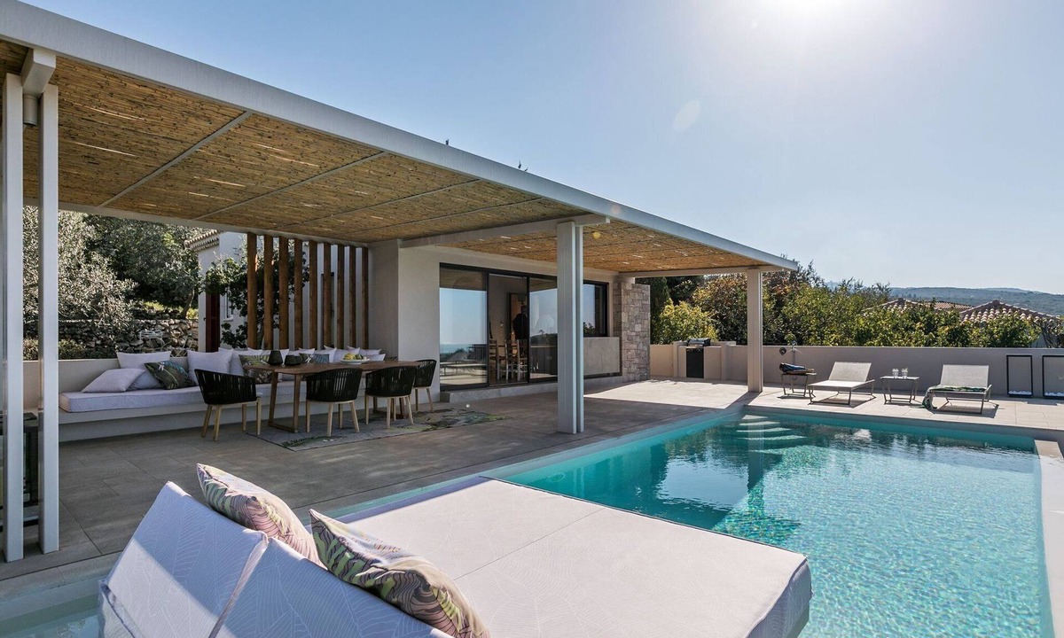Kavallos Villa | Stunning Lefkada Villa | 2 Bedrooms | Villa Souyadora | Infinty Pool