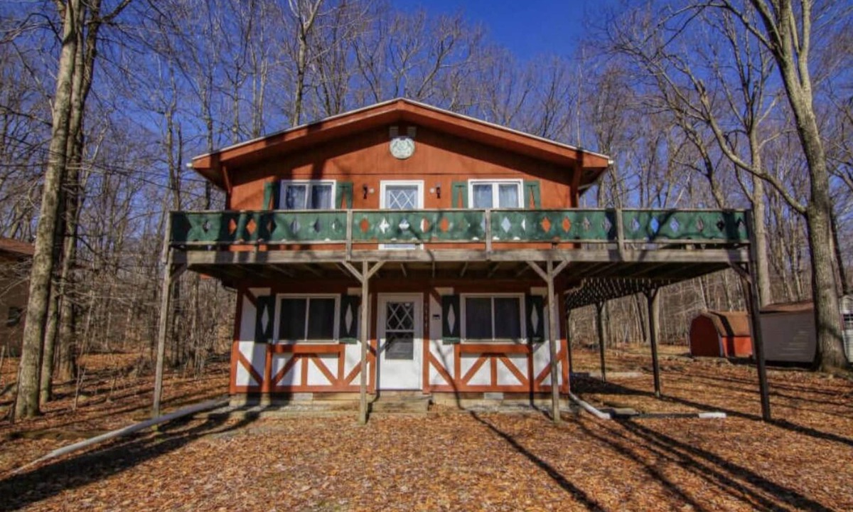 Pocono Summit House | Stunning, luxury ski/hunting cabin. Rustic, Bavarian exterior +(Fire pit/kayak).