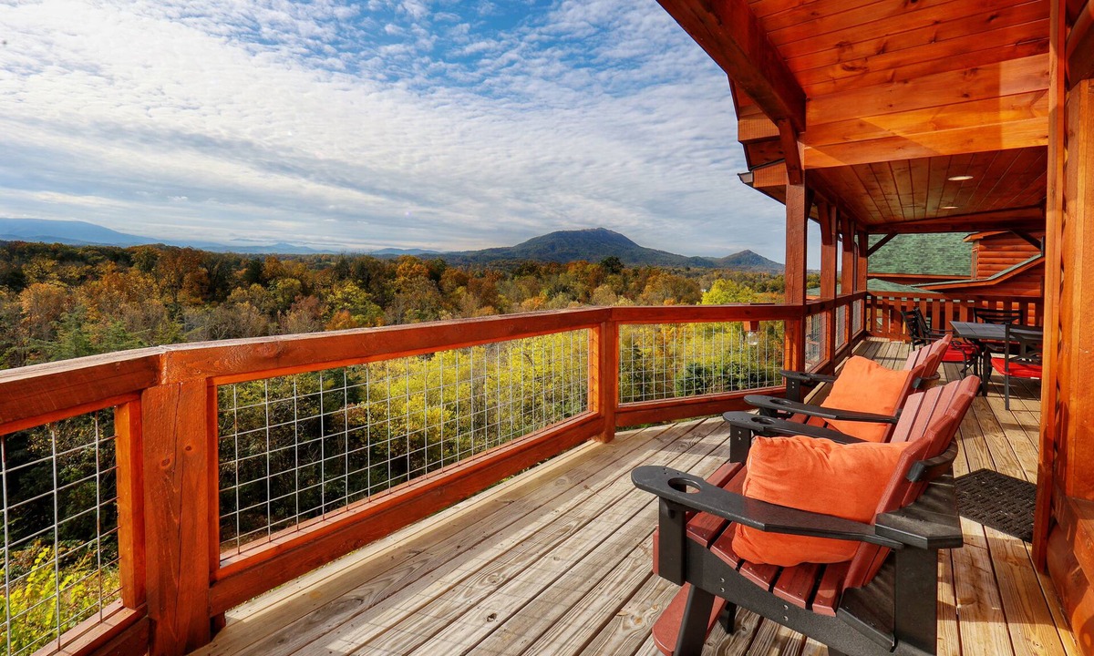 Sevierville Cabin | Stunning Mnt. Views, 4 Luxury King Br/6 Bath, Hot tub, Theater/Game rooms