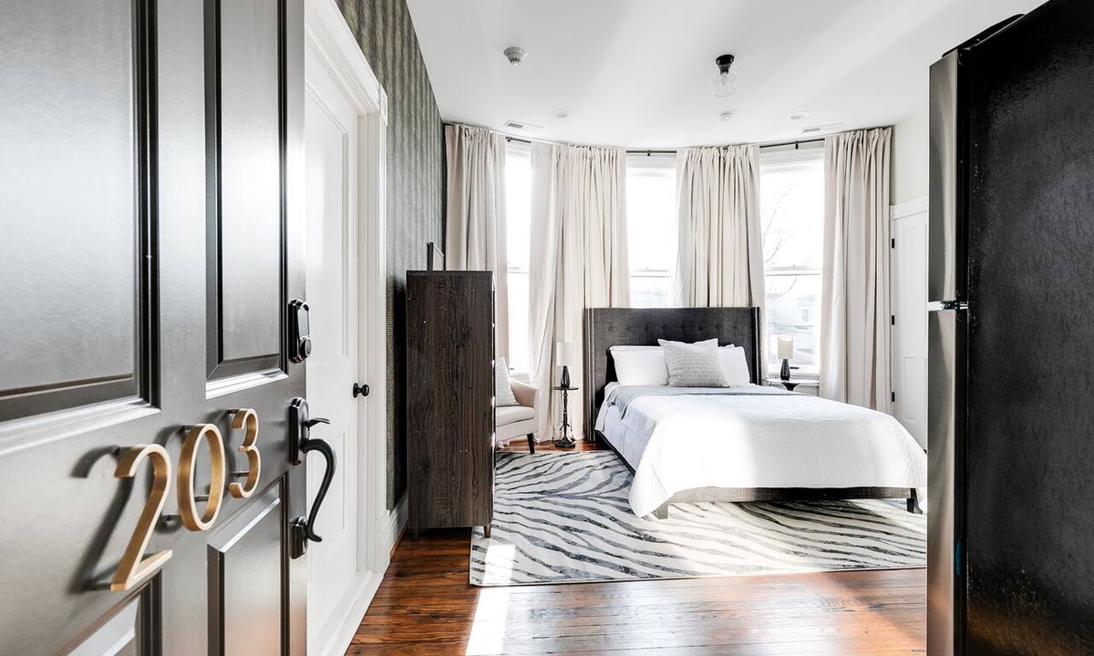 Church Hill Apartment | Stunning Modern Studio Will Take Your Breath Away