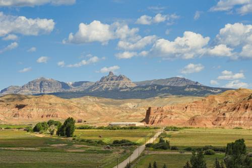 Dubois House | Stunning Mountain Views: Spacious Cabin in Dubois!