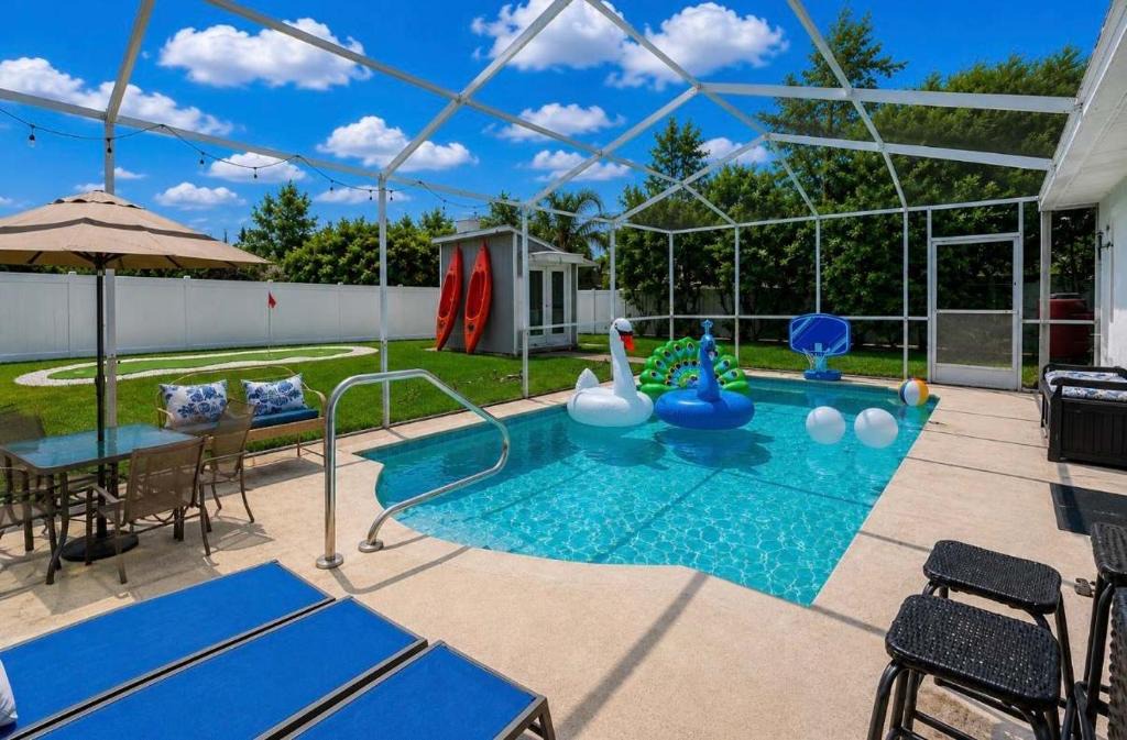 Spring Hill House | Stunning Nature Coast Heated Salt Pool getaway