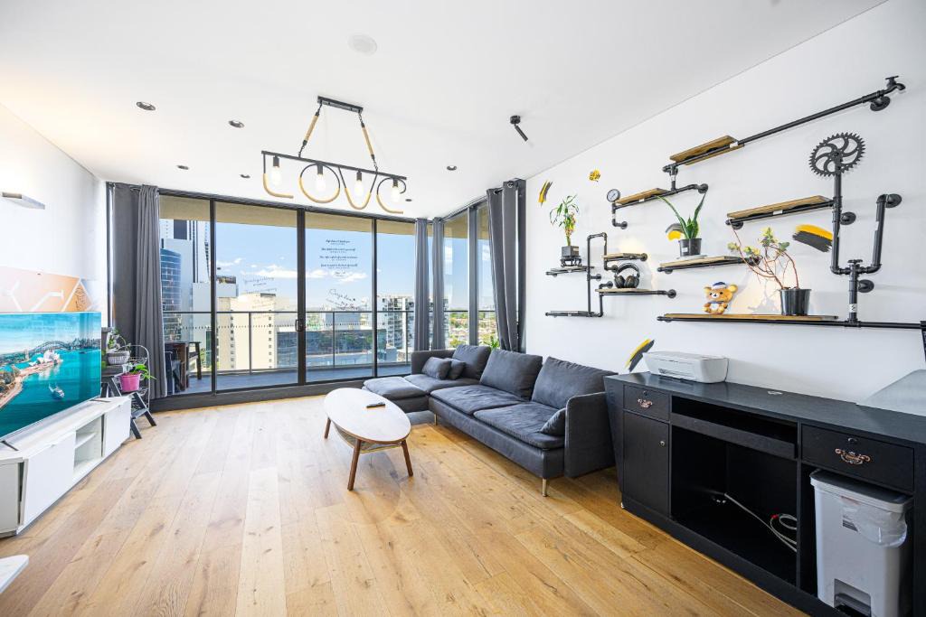 Parramatta Apartment | Stunning New 2 Bedrooms Apt Shopping & Parking