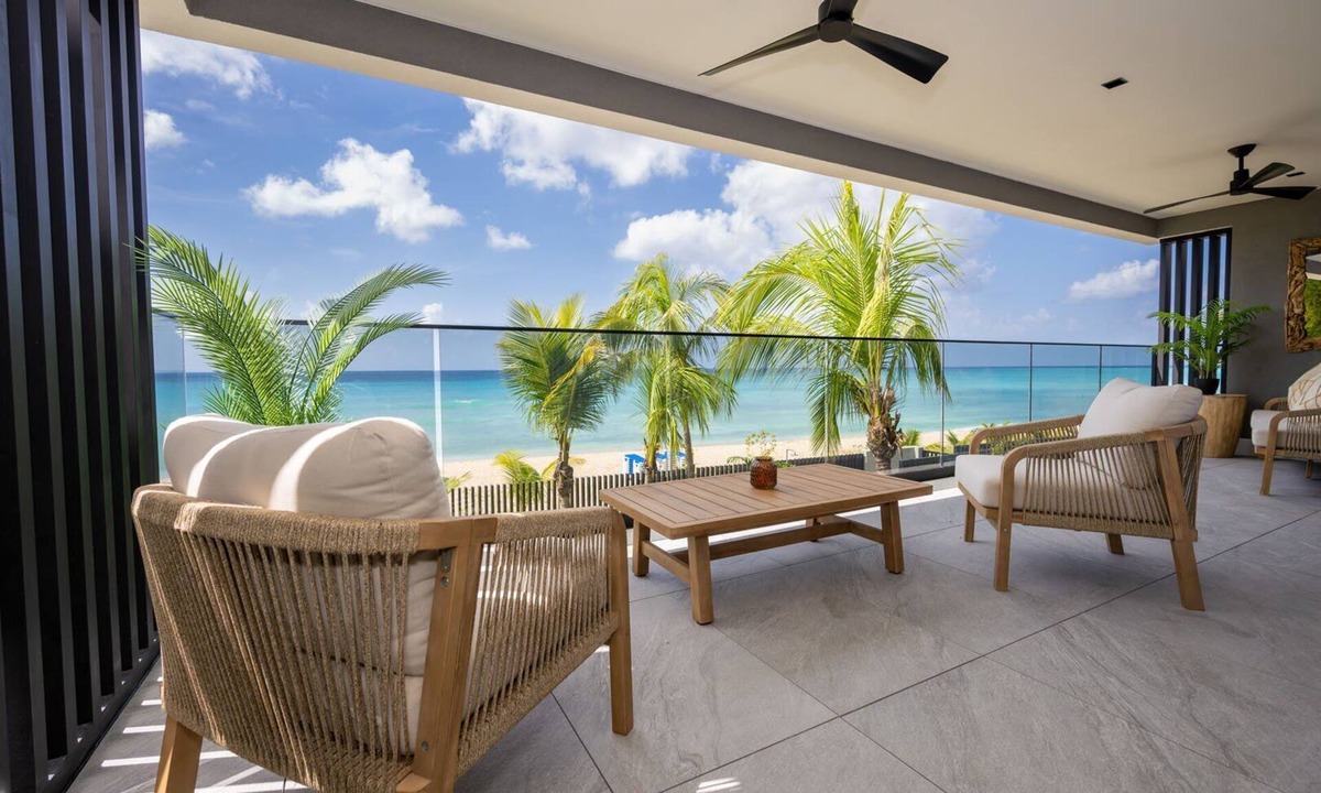 Brighton Apartment | Stunning New Luxury Beachfront Condo - Allure 202