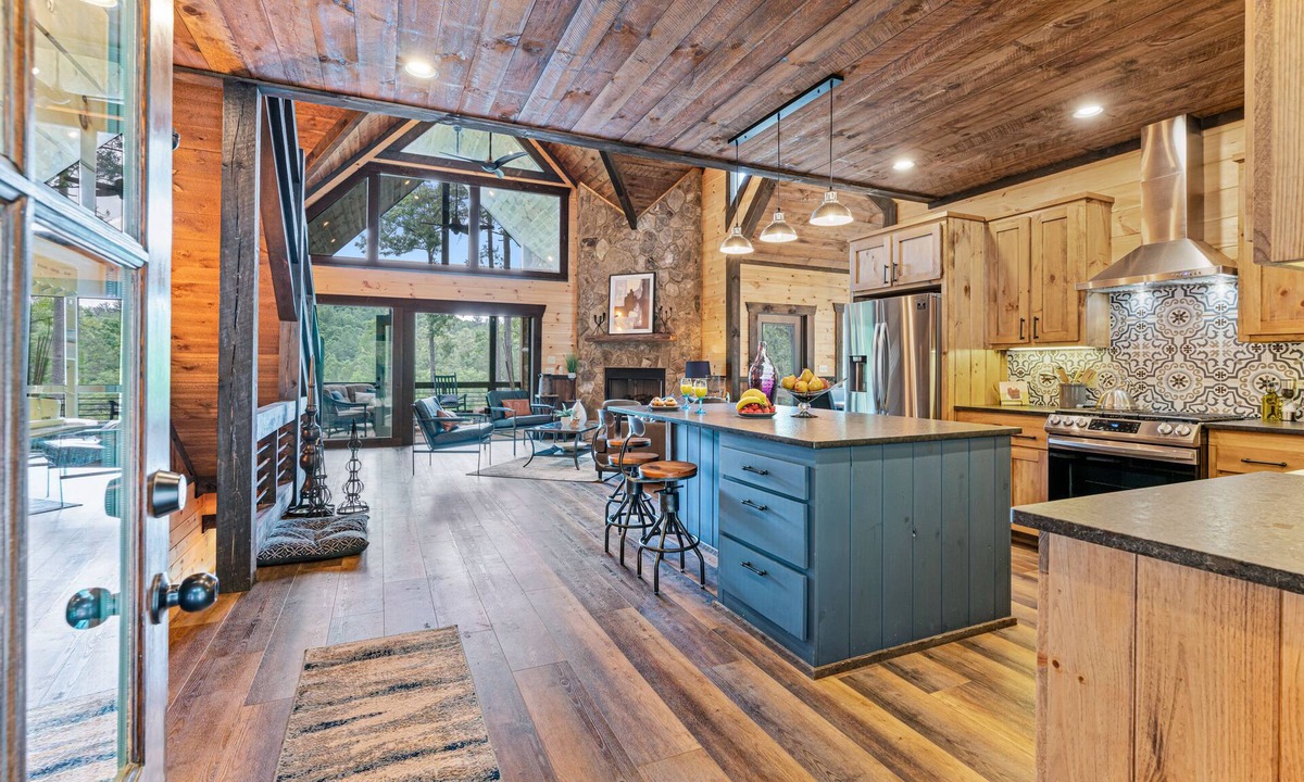 Blue Ridge House | Stunning New Luxury CABIN, close to town. Gated Community! Sleeps 10! Hot Tub