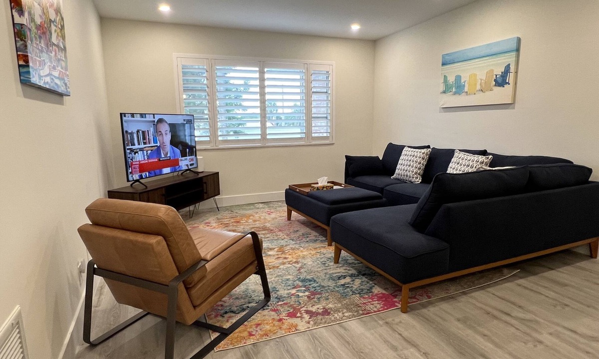 Garden Isles Condo | Stunning newly renovated 2br 2ba condo just 5 minutes from the beach
