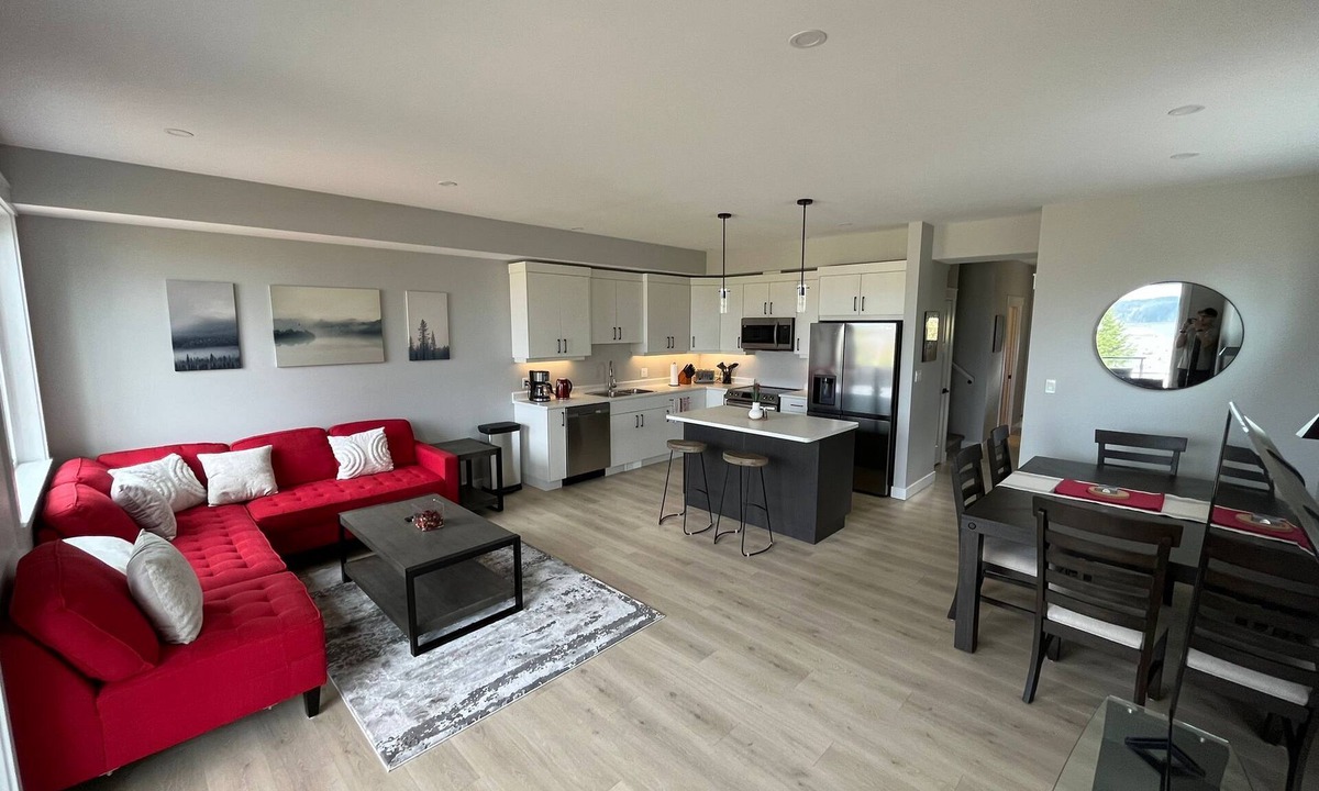 Campbell River Bed & Breakfast | Stunning Ocean Views and a Short Stroll to Downtown