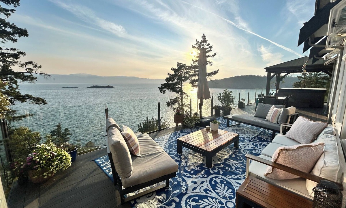 Garden Bay House | Stunning Oceanfront Home w/Jaw Dropping Sunsets, Water and Wildlife Views.
