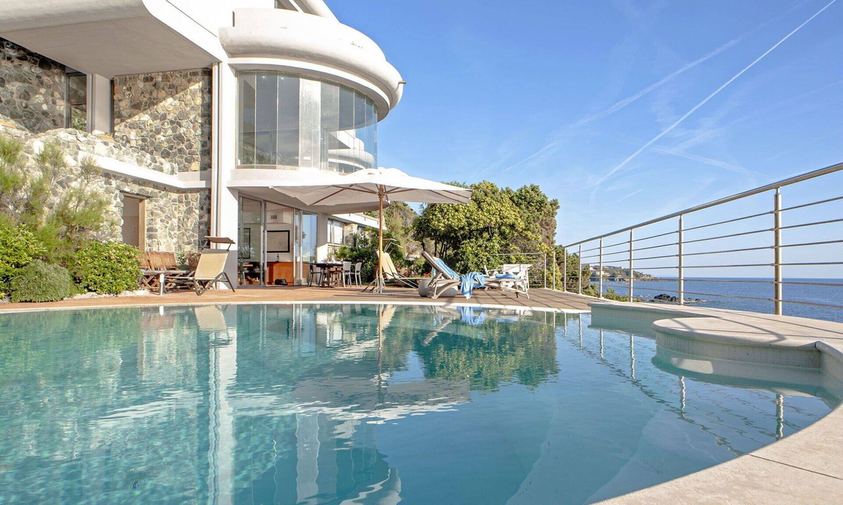 Rosignano Marittimo Villa | Stunning private villa for 12 people with private pool, A/C, WIFI, TV, terrace and pets allowed