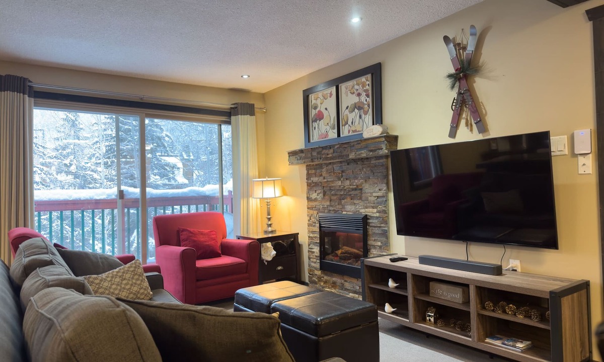 Panorama Condo | Stunning Panorama Mountain Retreat
