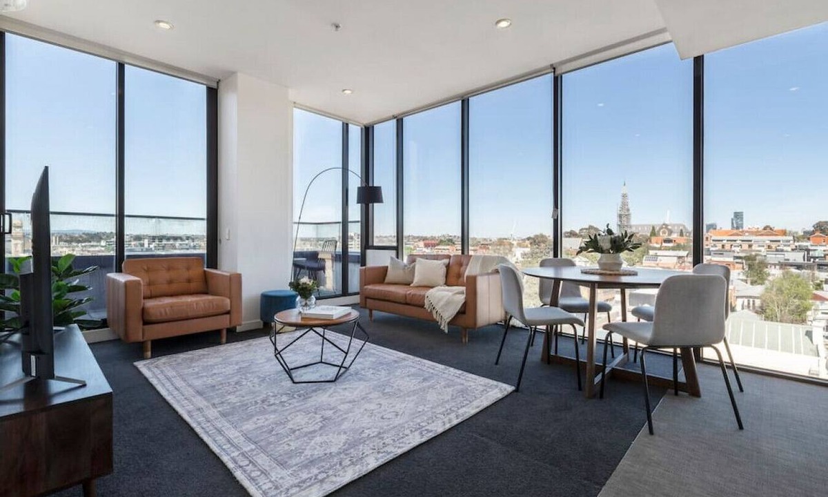 Richmond North Apartment | Stunning Panoramic Views Heart of Richmond