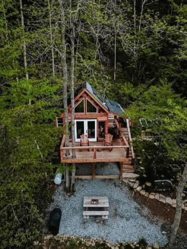 Canton House | Stunning Pet-Friendly Treehouse for Relaxing Glamping Retreats in North Carolina