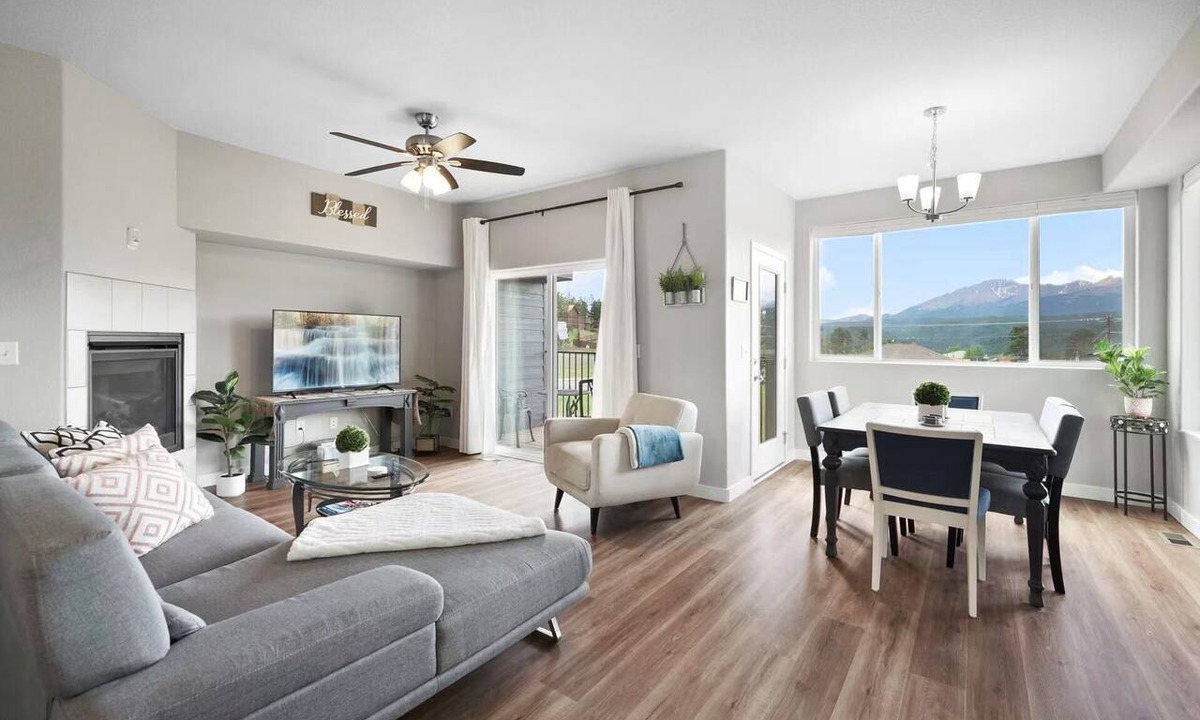 Woodland Park House | Stunning Pikes Peak VIEWS★ Central AC ★ Near Charis★ King bed★License#330886
