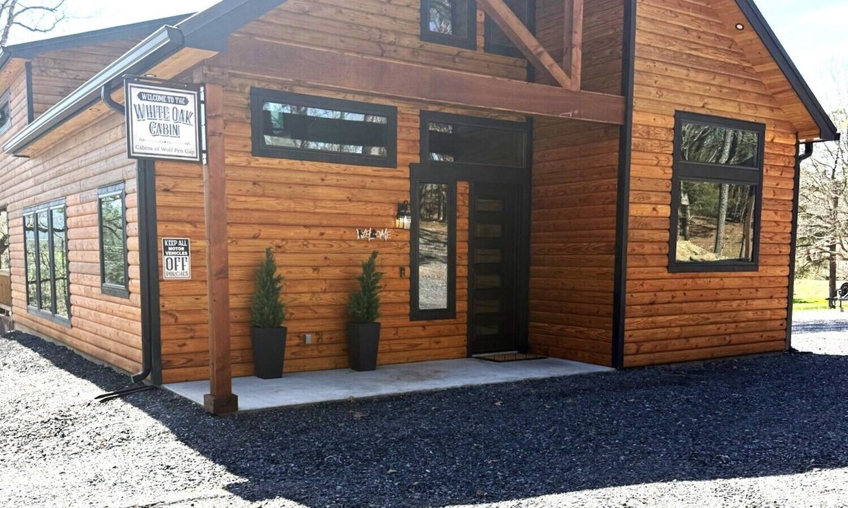 Board Camp Cabin | Stunning, premium cabin with all the amenities and close to ATV trails.