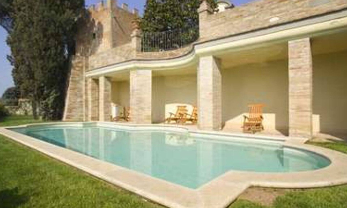 Castelfiorentino Villa | Stunning private villa with hot tub, private pool, A/C, WIFI, TV, terrace, close to San Gimignano