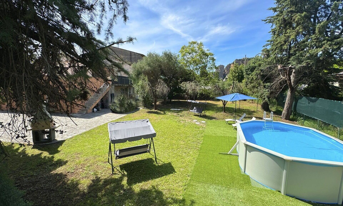 Vecchiano Villa | Stunning private villa for 3 guests with WIFI, private pool, A/C, close to Pisa