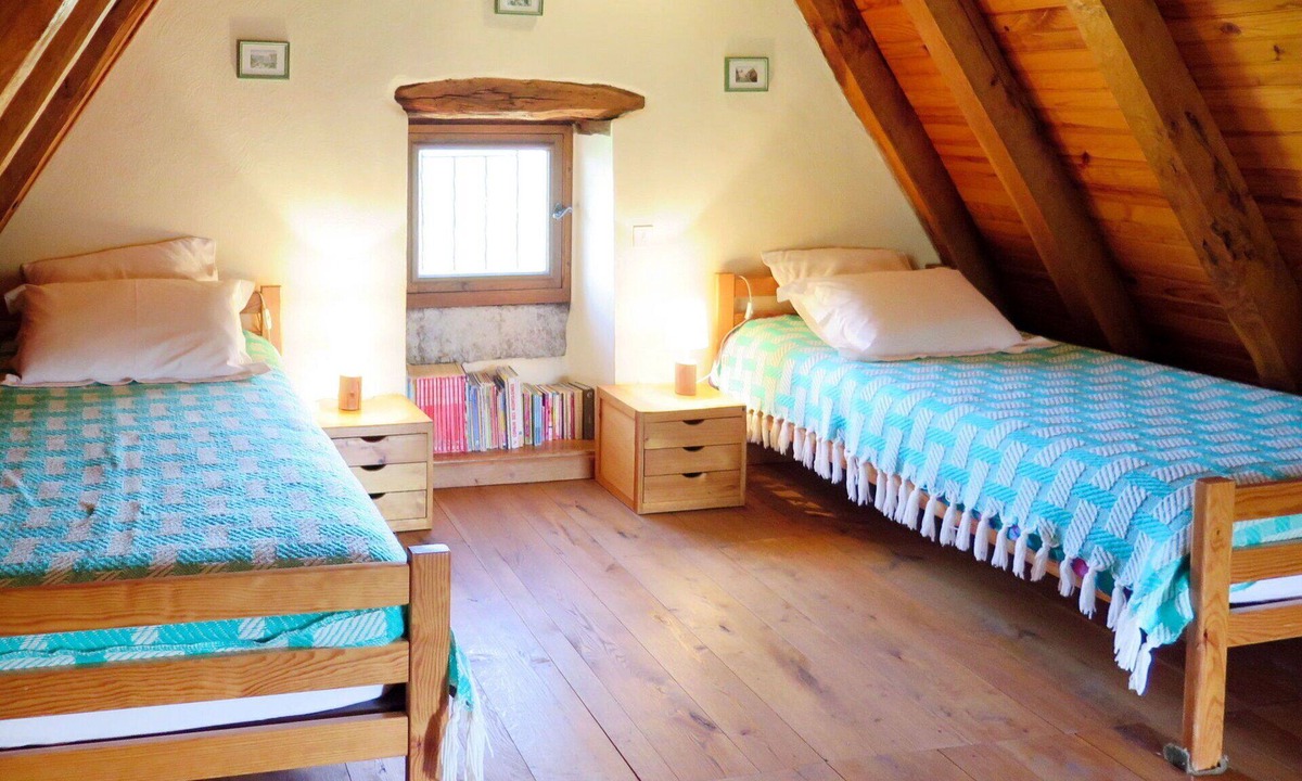 Labastide-Murat Villa | Stunning private villa for 4 guests with TV, terrace, pets allowed and panoramic view