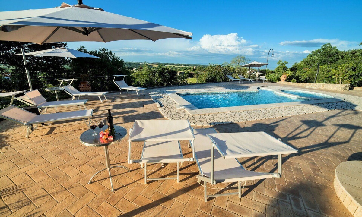 Montefiascone Villa | Stunning private villa with hot tub, WIFI, private pool, A/C, TV, patio and panoramic view