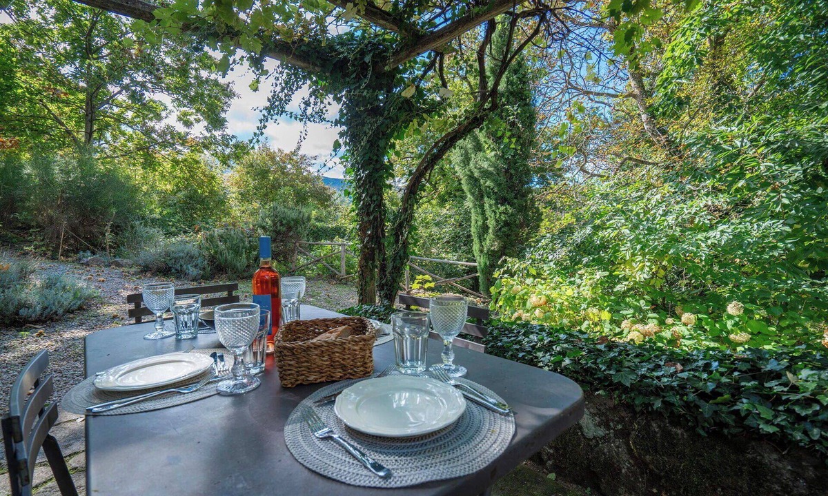 Vivo dʼOrcia Villa | Stunning private villa for 4 guests with pool, WIFI, TV and pets allowed