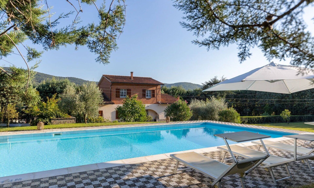 Cortona Villa | Stunning private villa with A/C, private pool, WIFI, TV, patio and pets allowed, close to Cortona