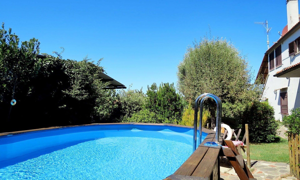 Roccastrada Villa | Stunning private villa for 6 people with WIFI, A/C, pool, TV, terrace and pets allowed