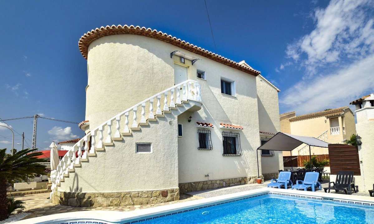 Els Poblets Villa | Stunning private villa for 12 people with A/C, private pool, WIFI, TV and patio