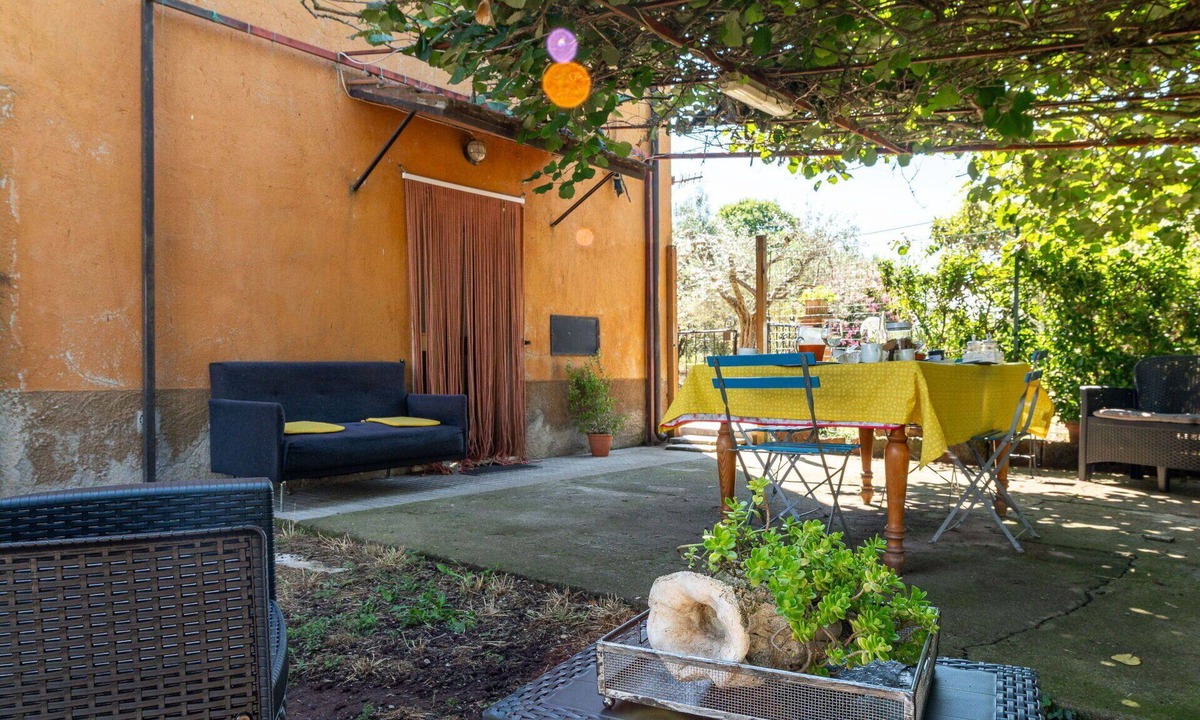 Pitigliano House | Stunning private villa for 5 guests with A/C, WIFI, TV and patio