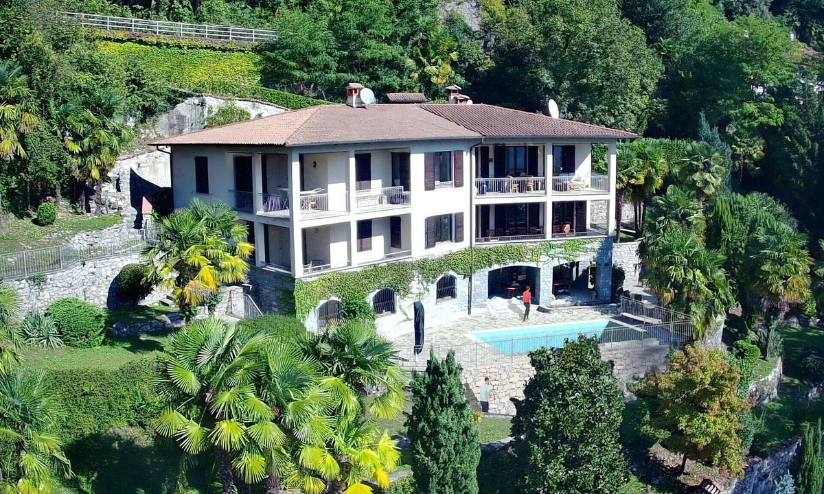 San Mamete Villa | Stunning private villa for 14 guests with WIFI, private pool, TV, terrace and pets allowed