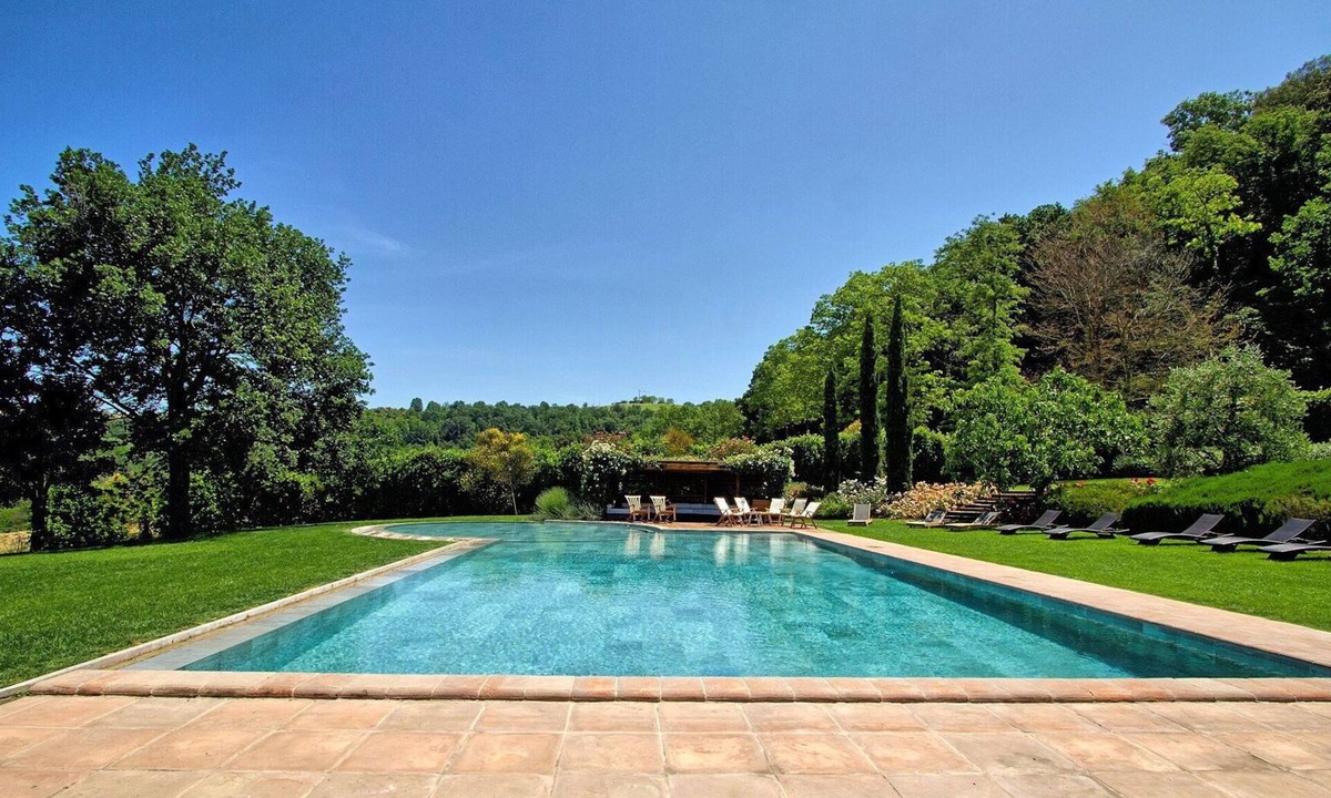 Petrognano Villa | Stunning private villa with hot tub, A/C, WIFI, private pool, TV, patio, close to San Gimignano
