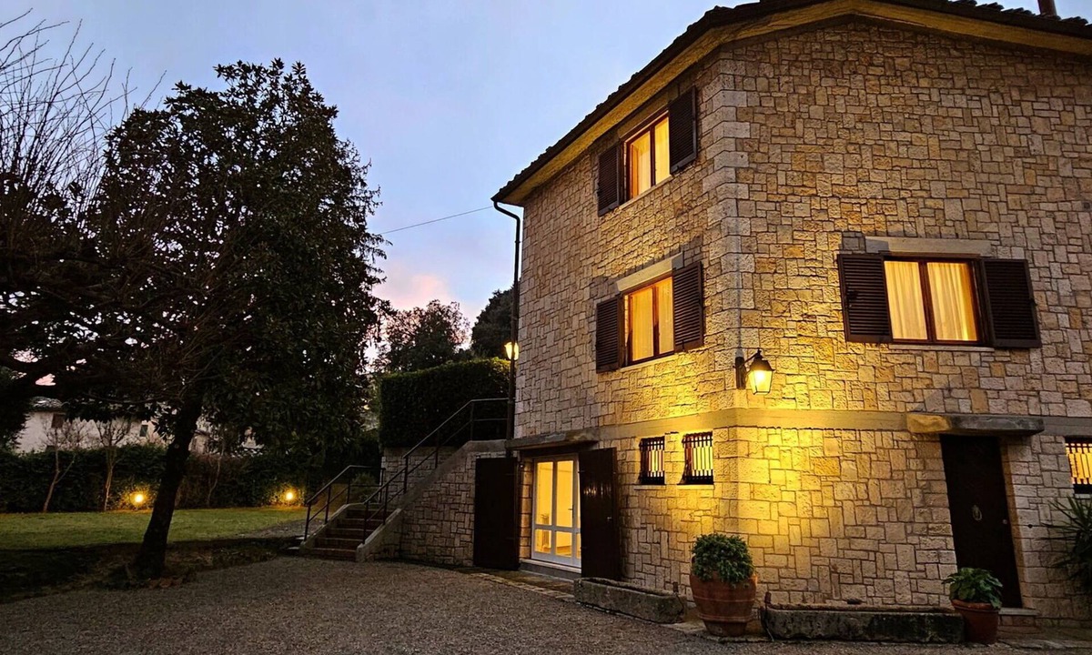 Cetona Villa | Stunning private villa for 7 people with private pool, WIFI, TV and veranda