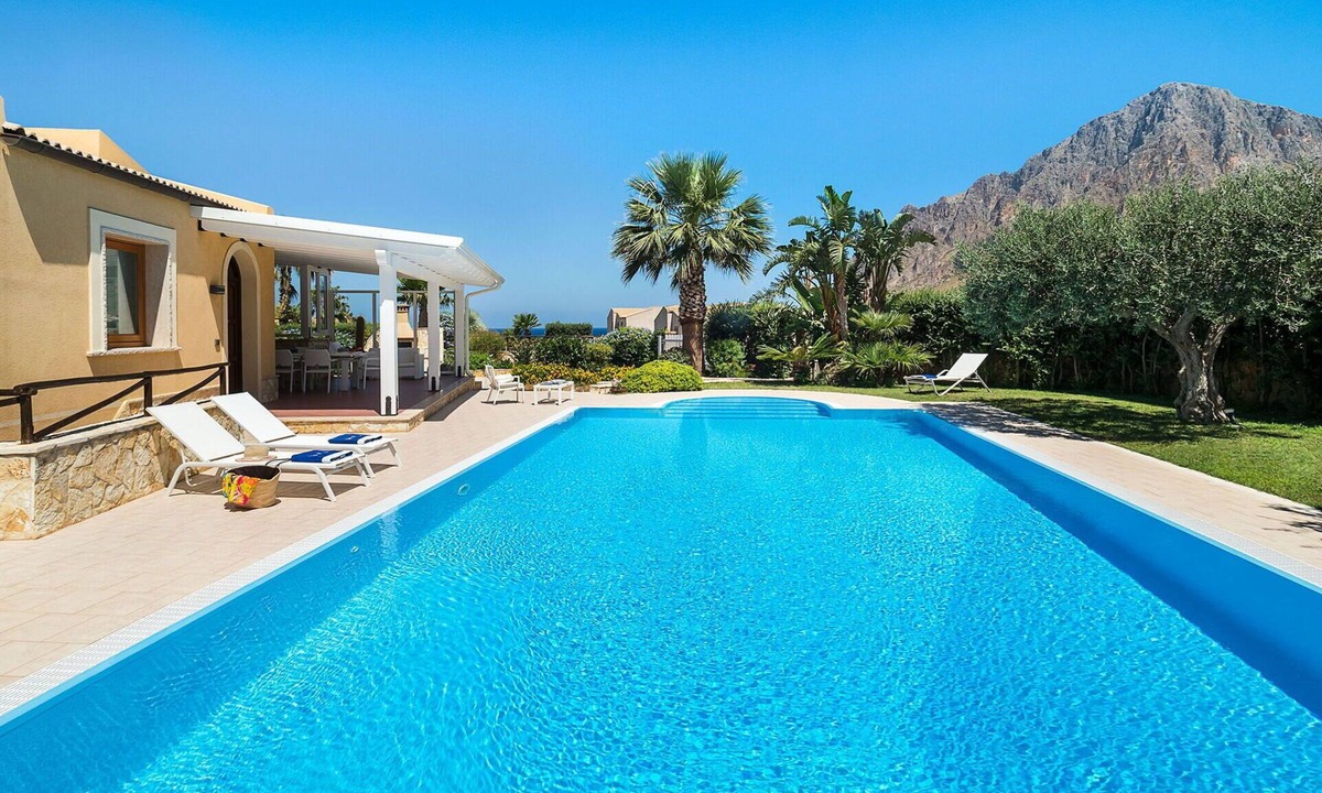 Custonaci Villa | Stunning private villa for 6 guests with private pool, A/C, WIFI, TV, veranda and panoramic view