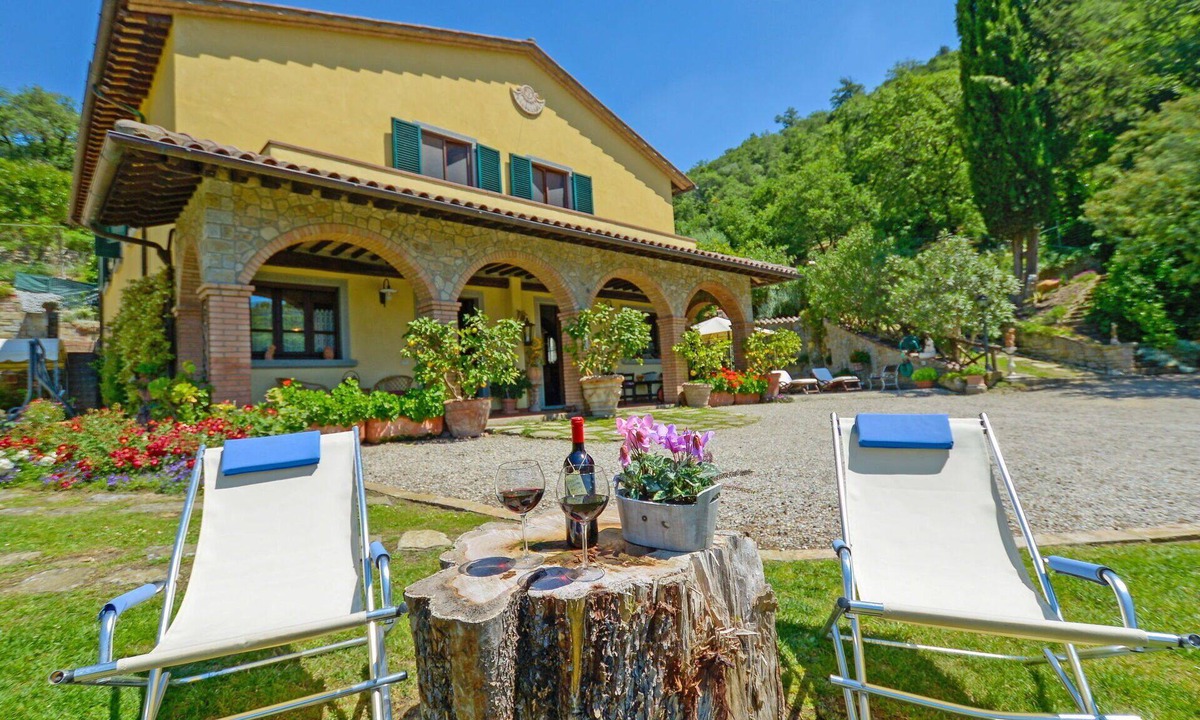 Ferretto Villa | Stunning private villa with private pool, WIFI, TV, patio, pets allowed and panoramic view