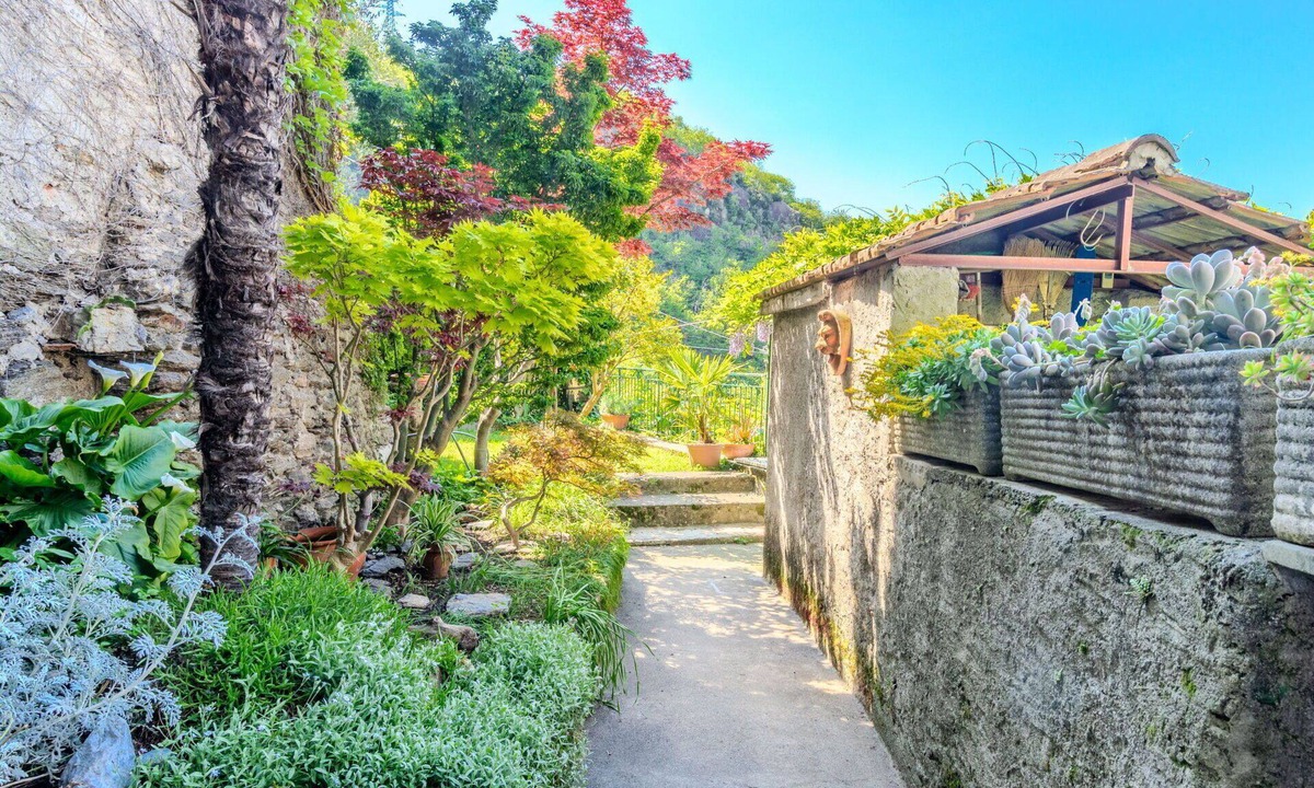 Dervio House | Stunning private villa for 8 guests with WIFI, TV, patio, pets allowed and panoramic view