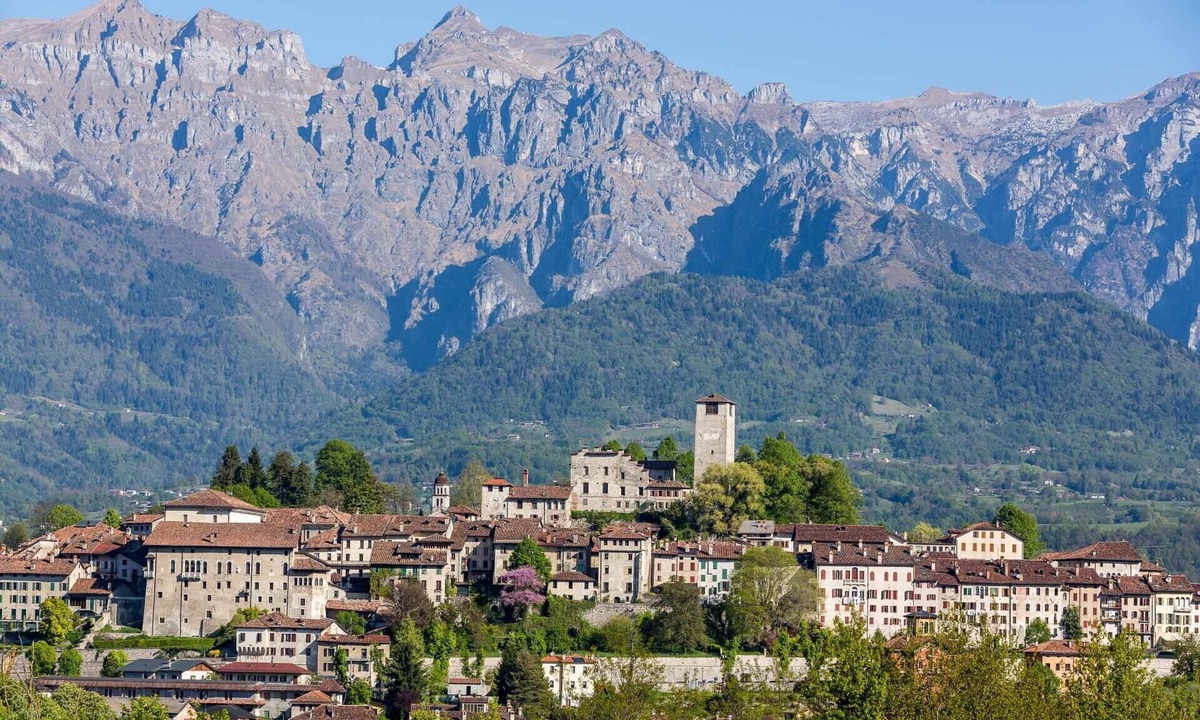 Feltre House | Stunning private villa for 2 guests with A/C, WIFI and TV