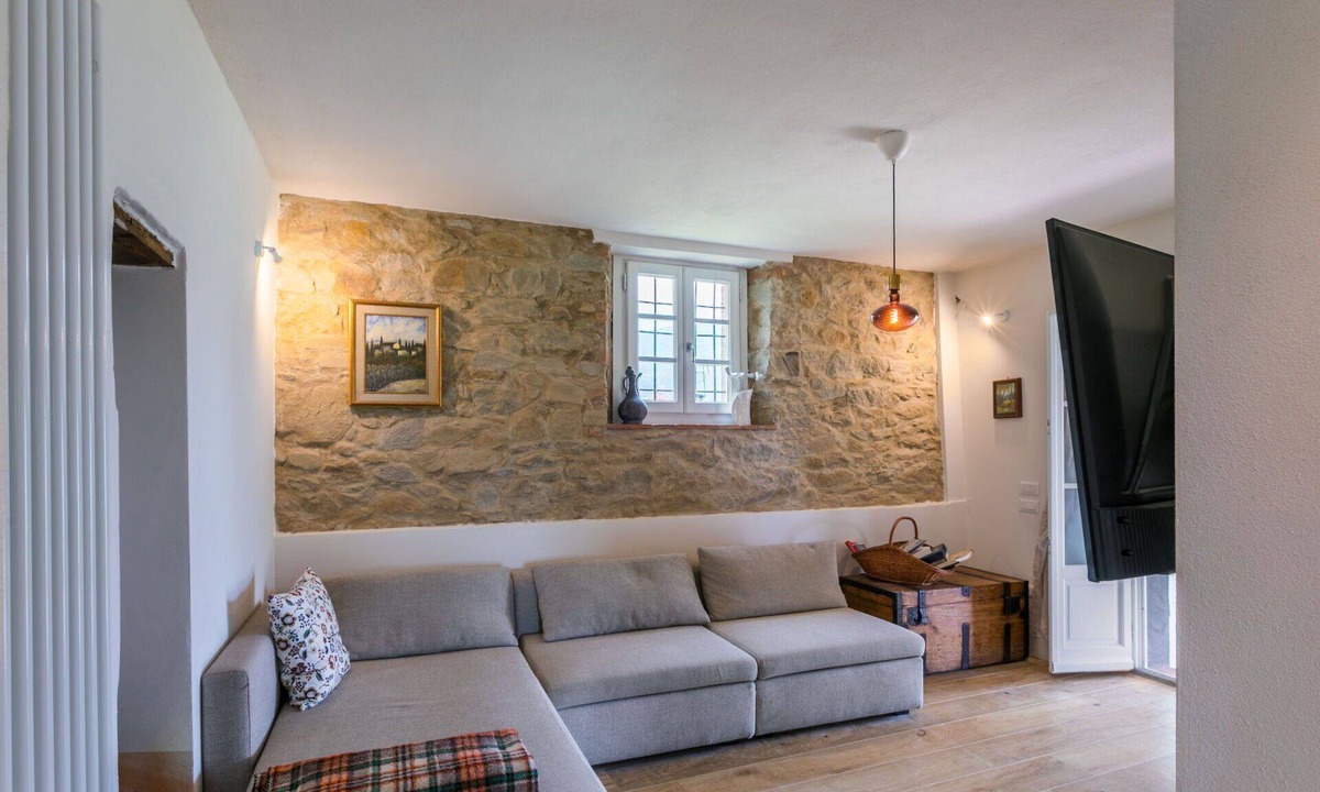 Pontito Villa | Stunning private villa with private pool, WIFI, TV, patio, pets allowed and panoramic view