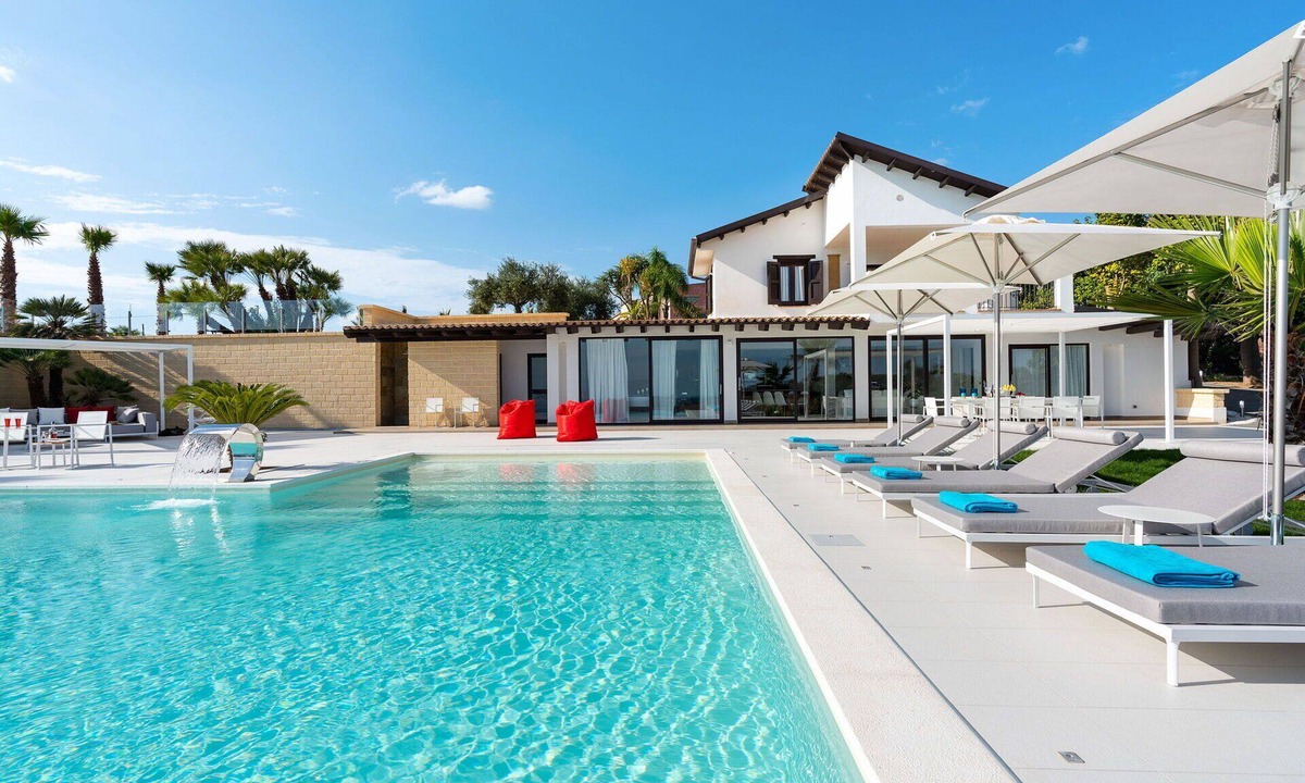 Borgo Bonsignore Villa | Stunning private villa for 6 guests with private pool, A/C, WIFI, TV, patio and panoramic view