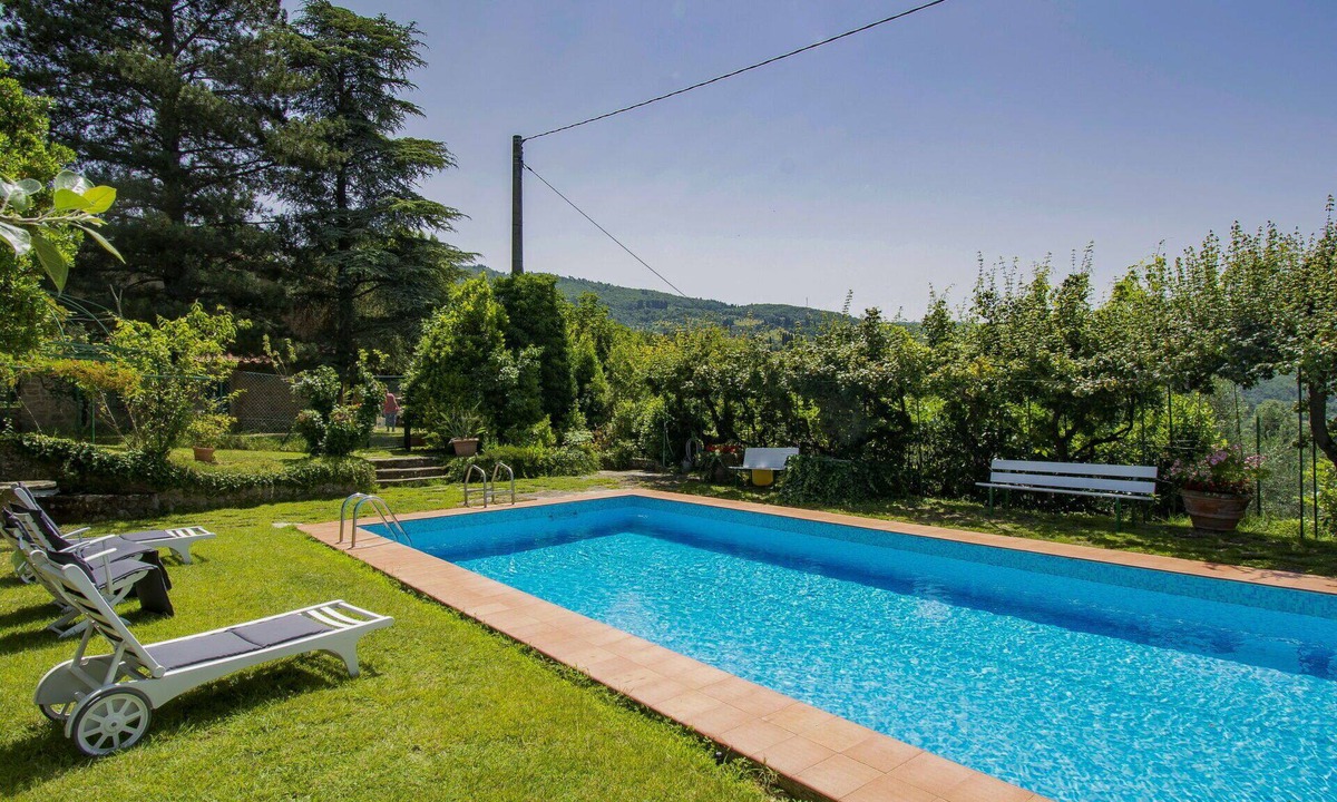 Scopeti House | Stunning private villa for 6 guests with WIFI, pool, TV, terrace and pets allowed