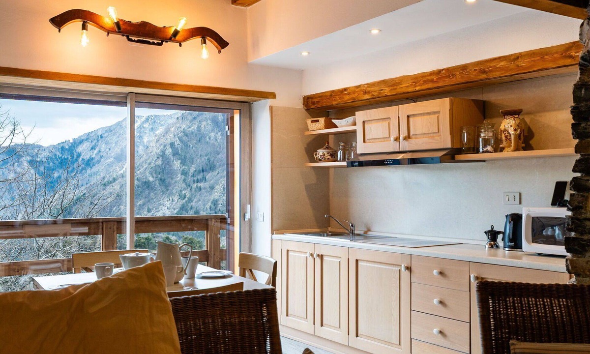Realdo House | Stunning private villa with A/C, WIFI, balcony, pets allowed, panoramic view and parking