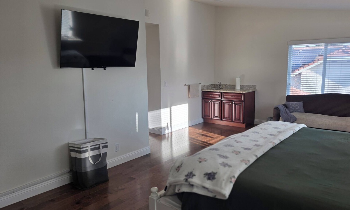 Rowland Heights House | Stunning Retreat Huge Yard 25 Min to Disneyland