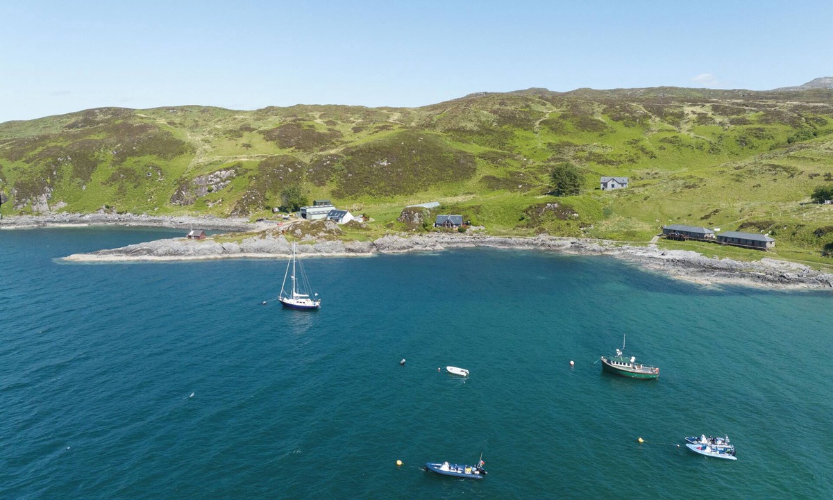 Mallaig House | Stunning, rugged luxury on Knoydart, private boat access, wild outdoors, unique
