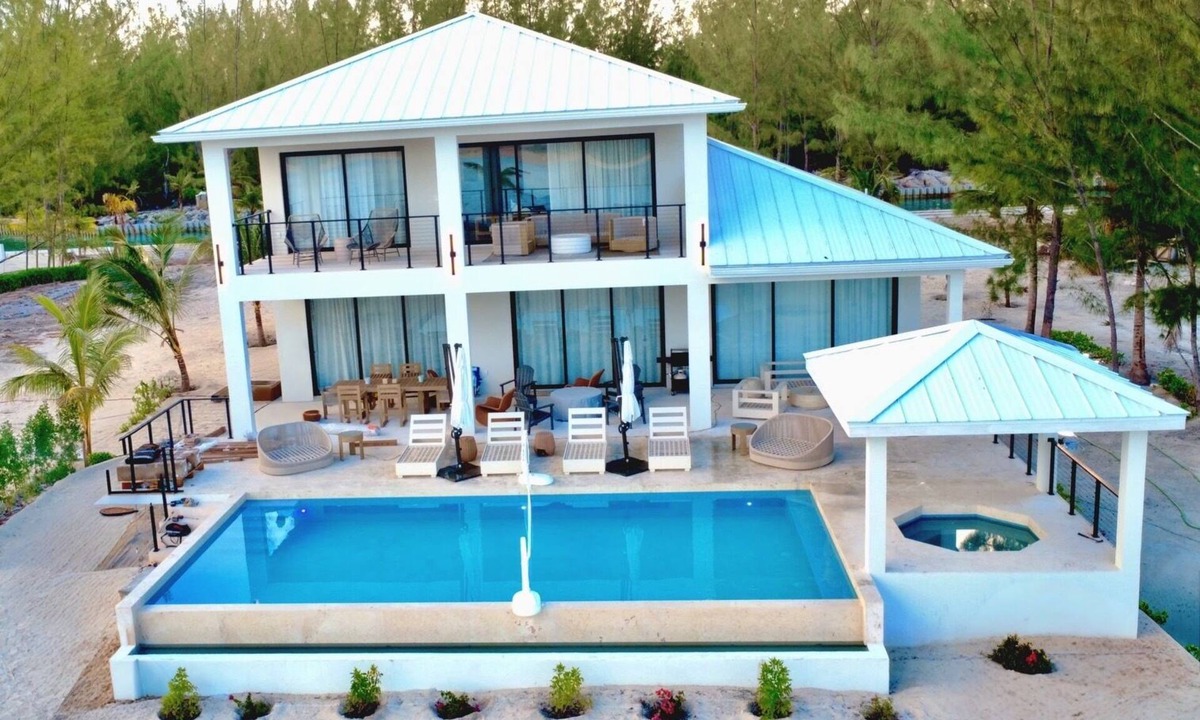 Sandy Point Villa | Stunning Sandy Point Beach Villa Stella Maris infinity pool hot tub-flash sale