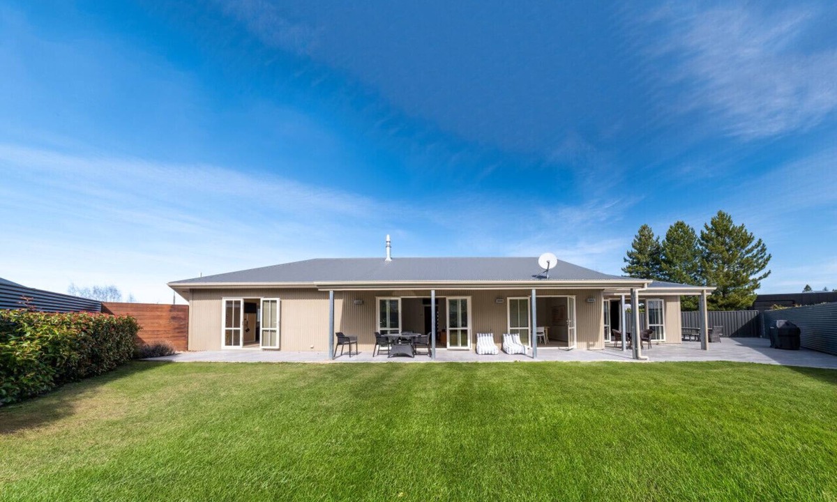 Twizel House | Stunning & Spacious on Irishman