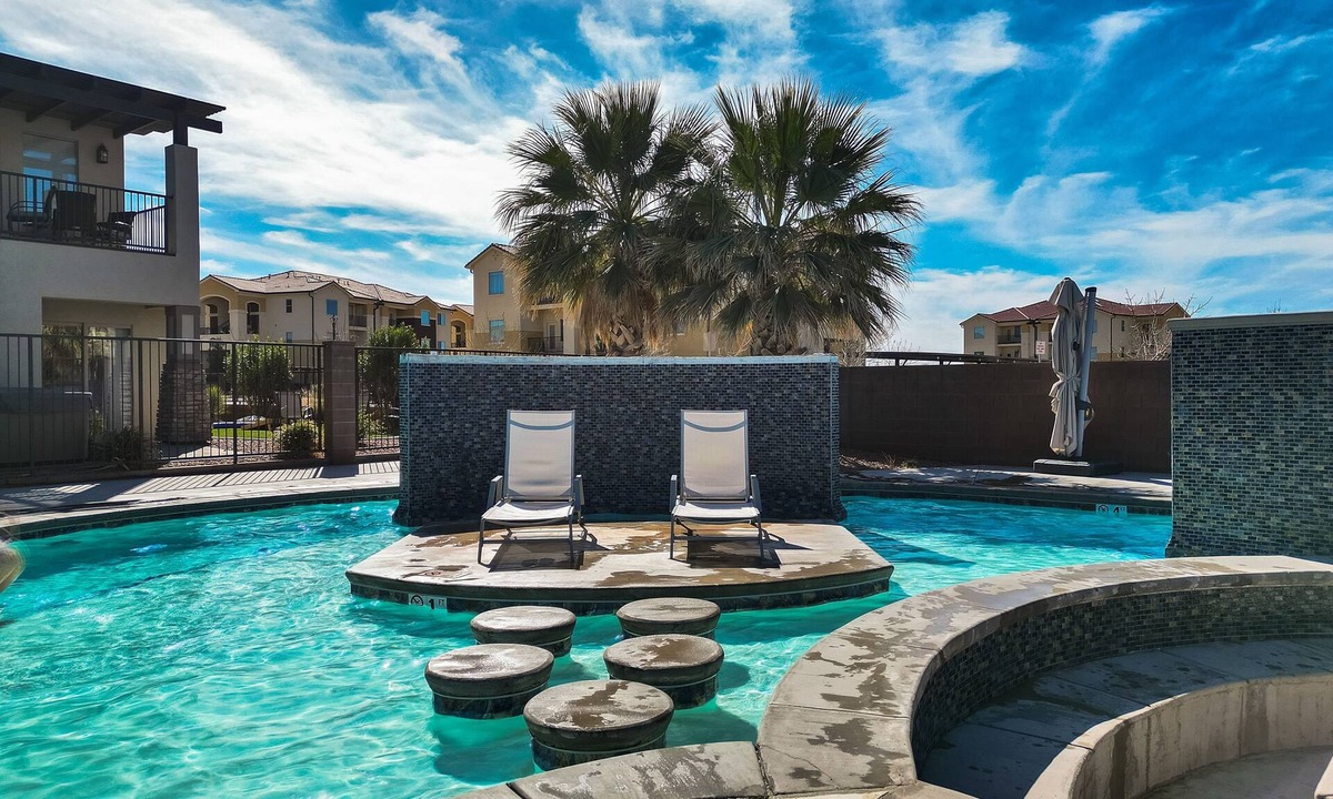 Hurricane House | Stunning Townhome in Zion Village with private hot tub and lazy river