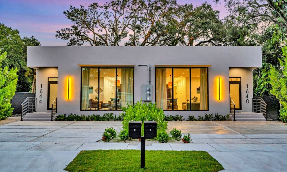 North Miami House | Stunning Tropical Pool House North Miami -New Unit