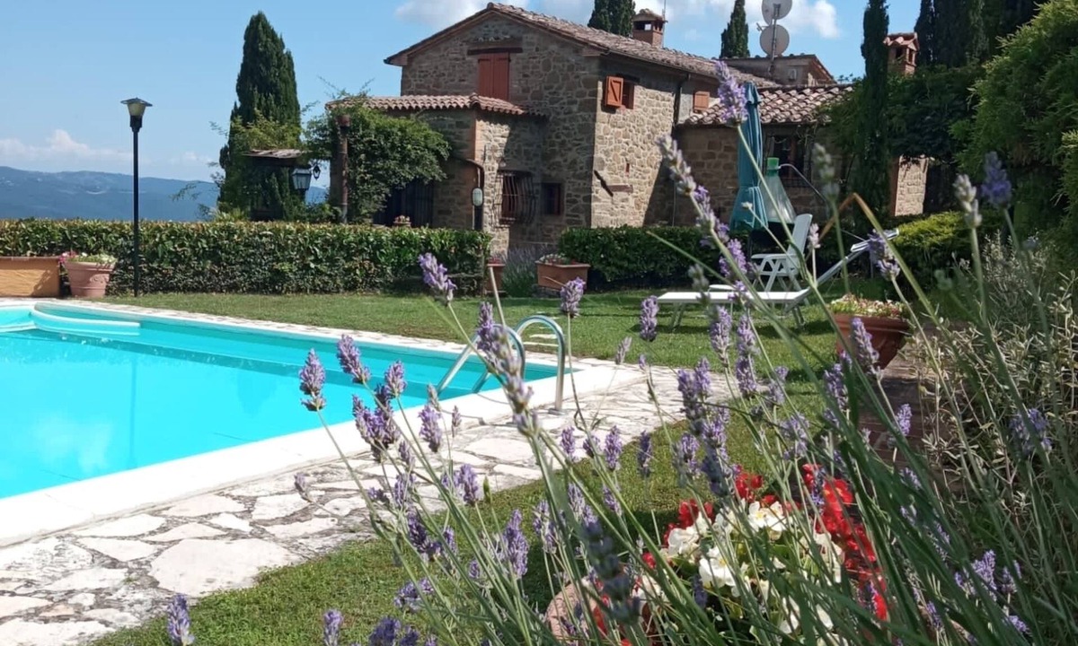 Bivio Lugnano Villa | Stunning Villa, Private Swimming Pool, Breathtaking Views, BBQ, AC, Sleeps 10