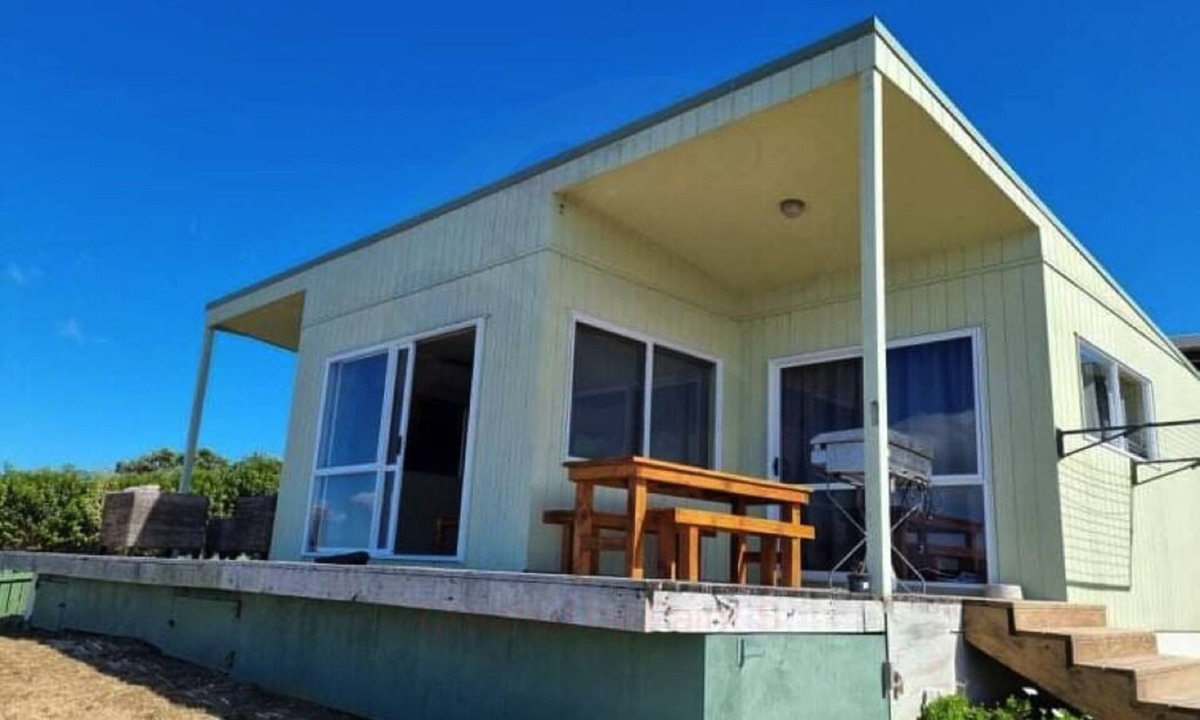 Merita House | Stunning views of the bay - 2 min to the beach!