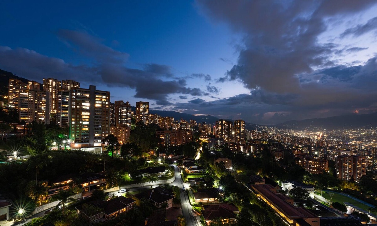 El Tesoro Condo | Stunning views from 25th-floor condo! El Poblado!