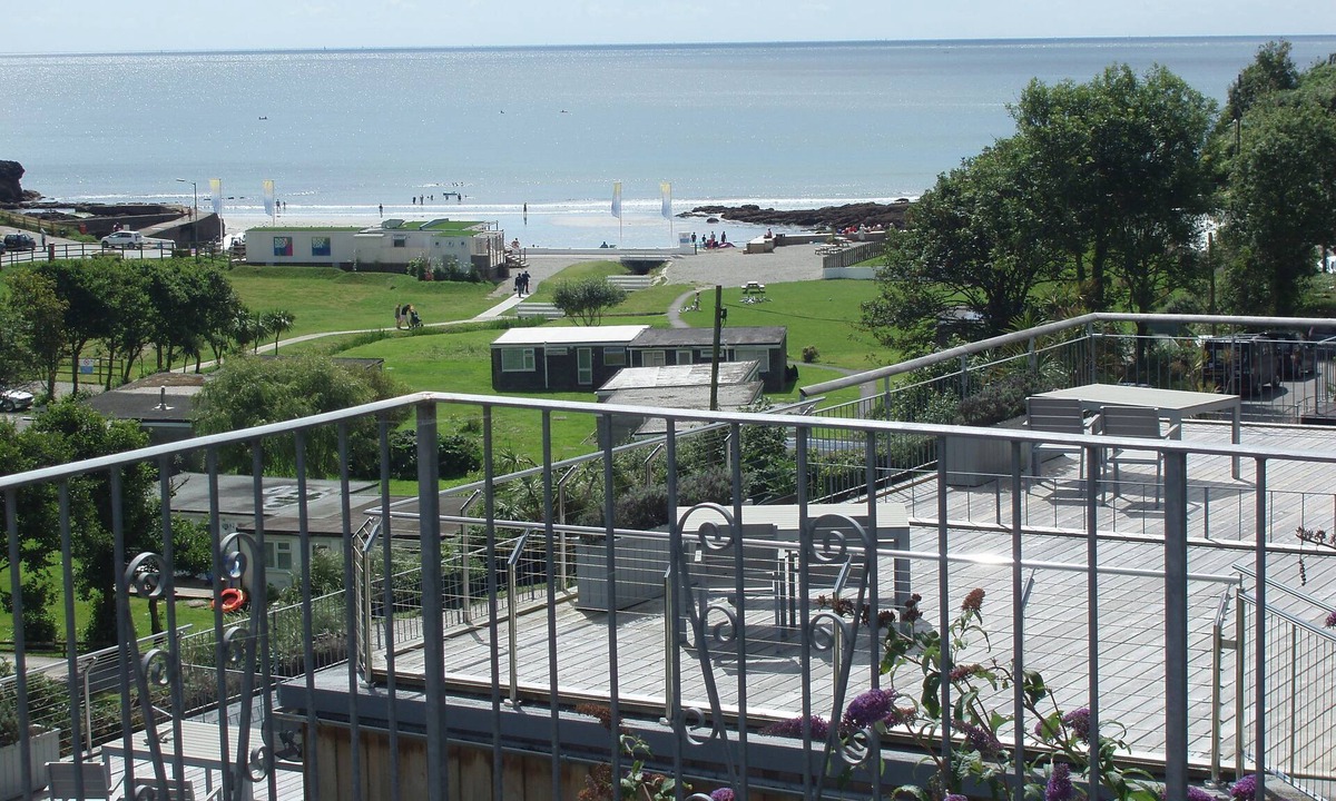 Millendreath Villa | Stunning Views from this lovely holiday home