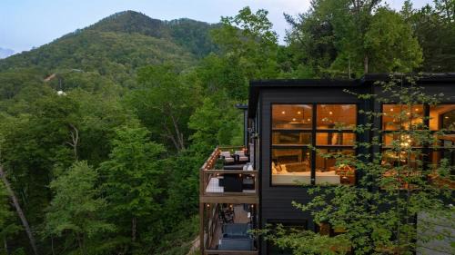 Wears Valley Ski Chalet | Stunning Views! New Cabin with Indoor Pool & Hot Tub