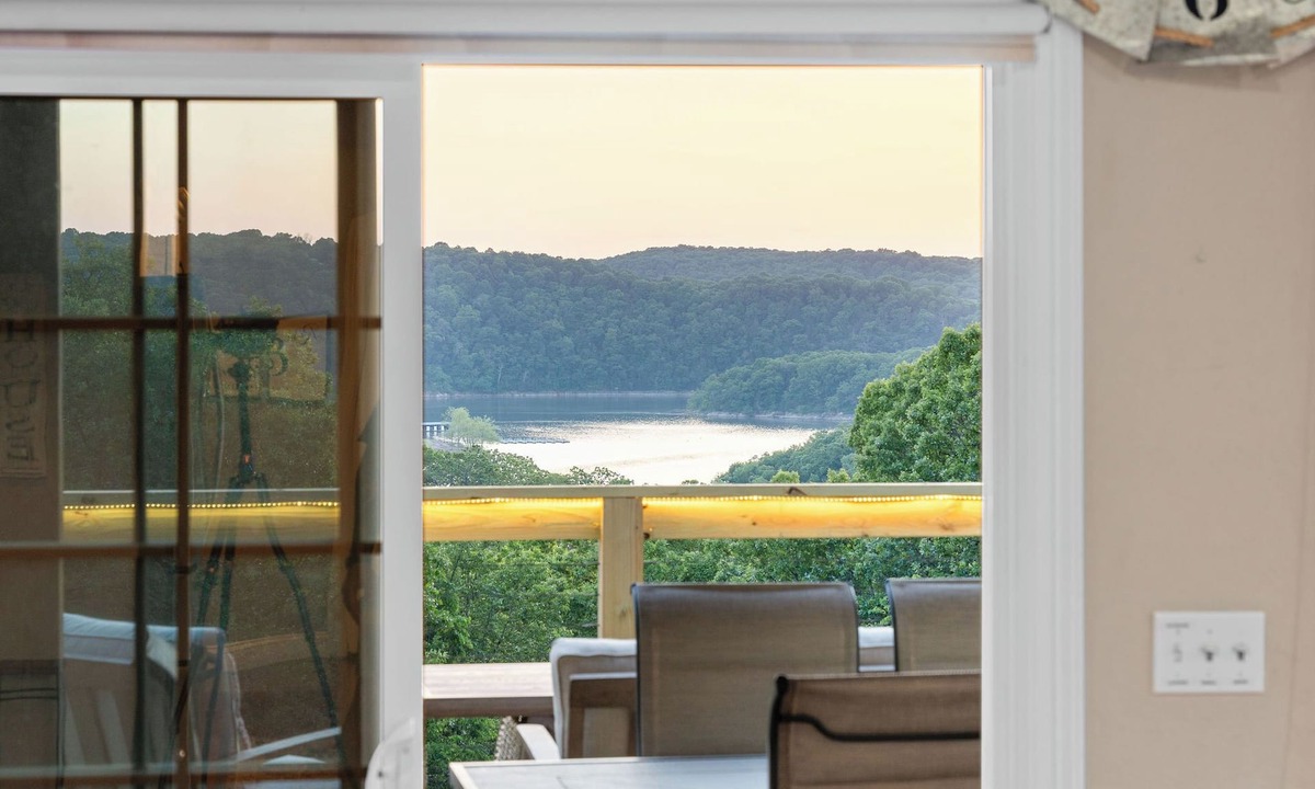 Omaha Cabin | Stunning Views! Private Pool, Hot Tub, Game Room.